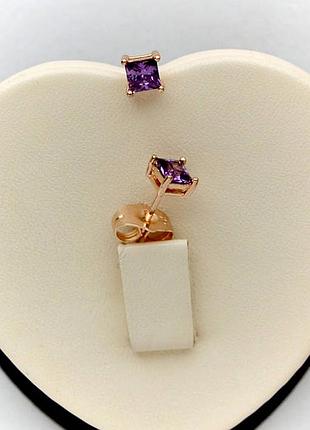 Позолочені сережки цвяшки фіолетові камені медичне золото позолоченные серьги гвоздики фиолетовые камни медзолото