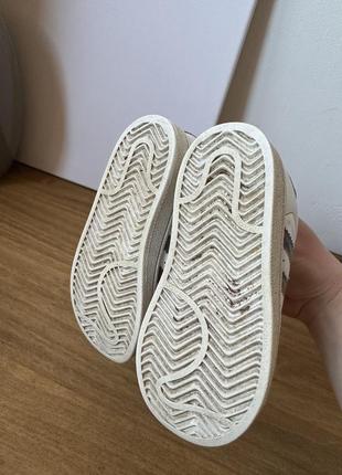 Кросівки 👟