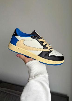 Класні жіночі та чоловічі кросівки Air jordan 1 high og bordeaux gs retro low fragment x travis scott white black blue білі з синім та чорним