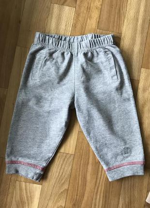 Штанишки на мальчишке 6-9 мес.