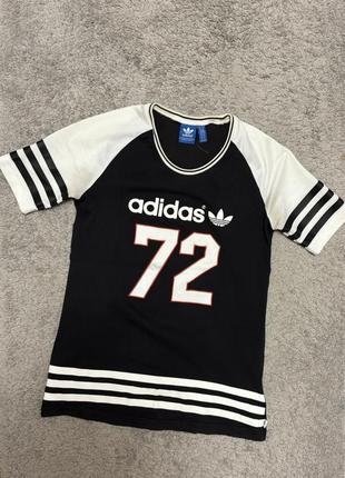 Жіноча футболка adidas