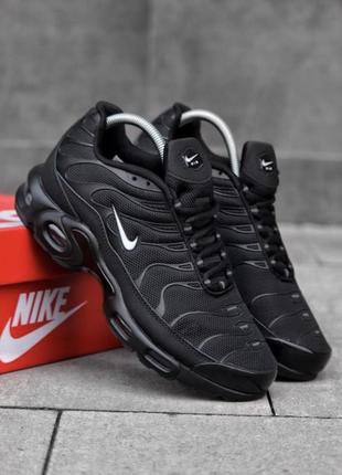 Модні кросівки nike air max tn plus  black  стильные кроссовки найк аир макс тн плюс чёрные