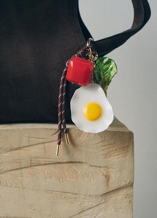 Брелок со многими подвесками для ключей