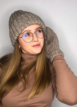 Вязаный набор шапка и перчатки