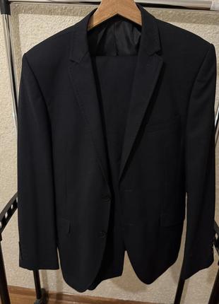 Почти новый костюм giordano conti