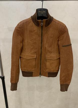 Кожаная куртка bally женская винтажная