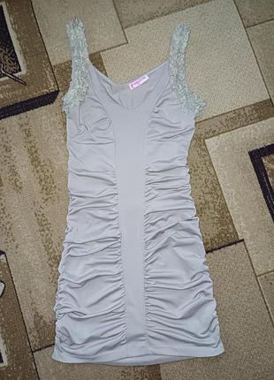 Платье со сборками по бокам