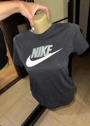 Nike оригинальная футболка спортивная