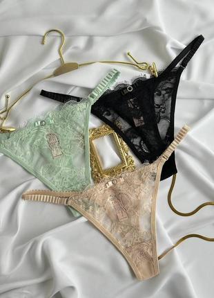 Комплект кружевных трусиков