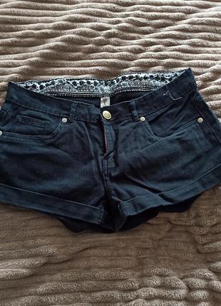 Коротенькие джинсовые шорты denim