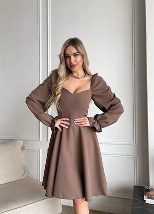 Платье миди с юбкой клеш глубокое декольте