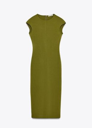 Обтисле крепове плаття