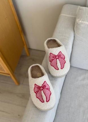 Милі закриті домашні тапулі з бантиками