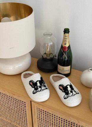 Милі закриті домашні тапулі з собачками