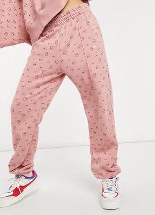 Женские спортивные штаны nike. оригинал. новые.