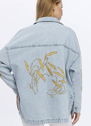 Джинсовая куртка-рубашка с вышивкой