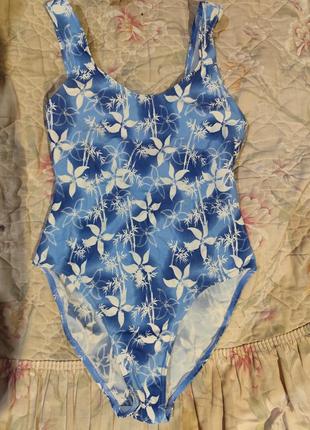 Еклассный стильный купальник в бассейн пляжа тренировки.