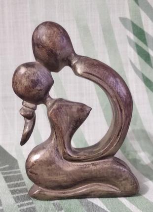 Дерев'яна статуетка " закоханість"♥️🫣