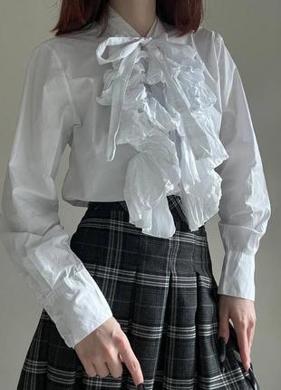 Рубашка с жабо