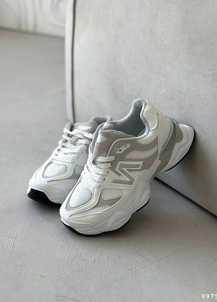 Стильні білі кросівки в стилі відомого бренду.код 9975