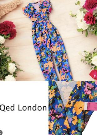 Яркий стильный комбинезон с цветочным принтом qed london этикетка