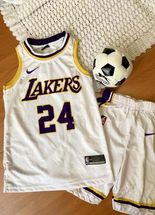 Nike 140 спортивна форма для футболу