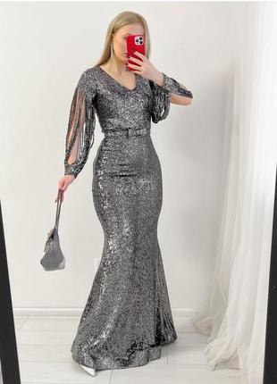 Серебряное платье с пайетками