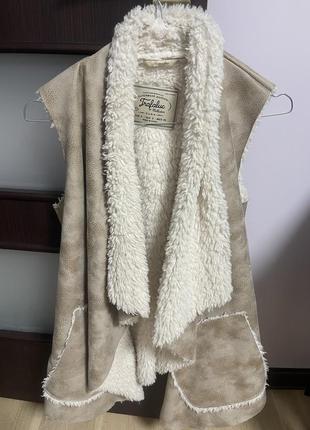 Жилетка terranova