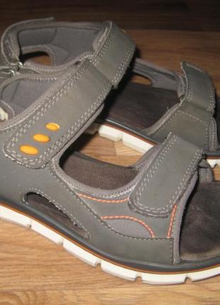 Босоніжки twisty оригінал — 37 розмір