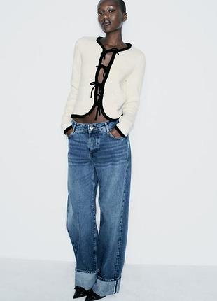 Роскошный кардиган с накладными карманами на шнуровке