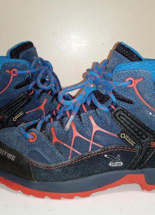 Брендовые кожаные тренинговые кроссовки salewa.