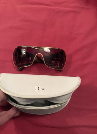 Жіночі сонцезахисні окуляри detail