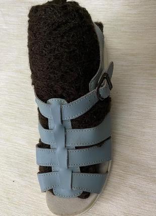 Шкіряні ортопедичні босоніжки від англійського бренду free step