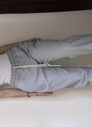 Серые штаны