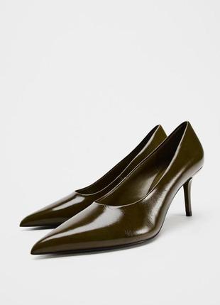 Шкіряні туфлі zara. 40. нові.