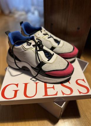 Кроссовки guess
