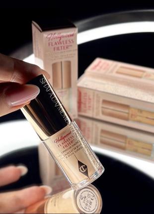 Charlotte tilbury mini hollywood flawless filter 5,5 мл подсвечивающая база под макияж, тональная основа