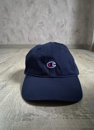 Синя кепка чемпіон