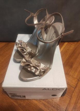 Жіночі  шкіряні босоніжки(сандалі) aldo