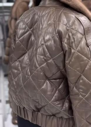 Кожная куртка бомбер с норкой