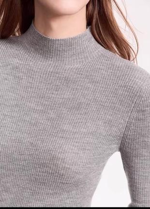 Серо-бежевый гольф в рубчик новый