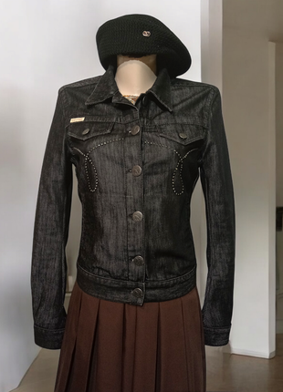 Джинсова куртка, стрейчева calvin klein.