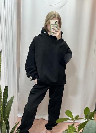Стильный спортивный костюм