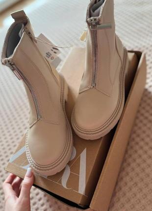 Взуття zara