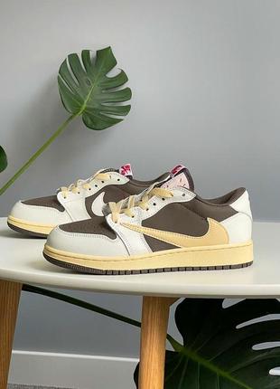Крутезні жіночі кросівки nike air jordan 1 retro low og sp travis scott reverse mocha коричневые молочные
