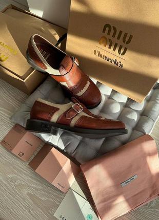 Лофери у стилі miumiu