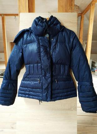 Курточка guess, пуховая размер s, m, короткая, с поясом на талии, супер качественная