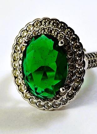 Серебряное кольцо с зеленым камнем. 925 проба.