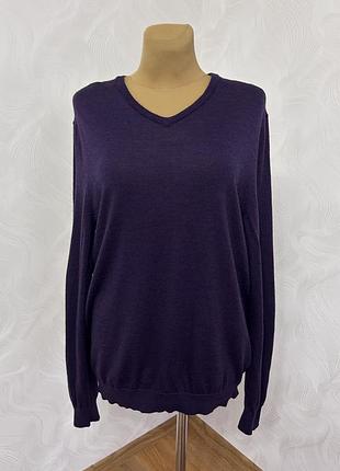 Брендовий світер