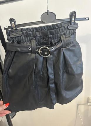 Кожаные шорты